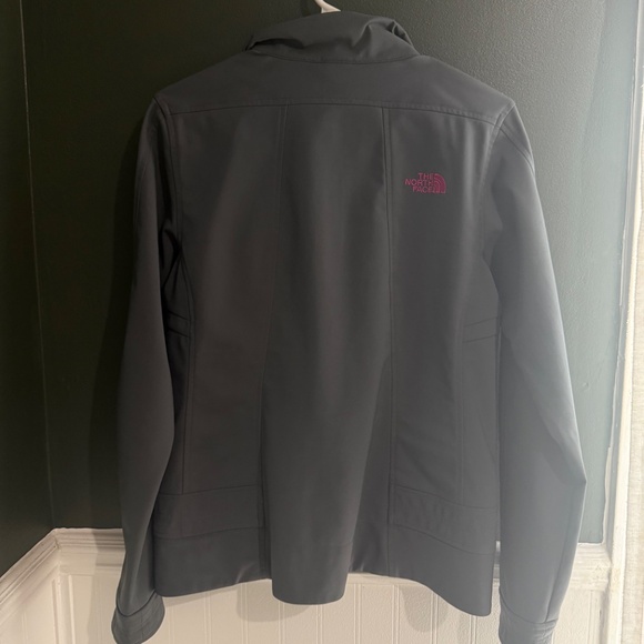 The North Face Women’s Jacket - Picture 2 of 3